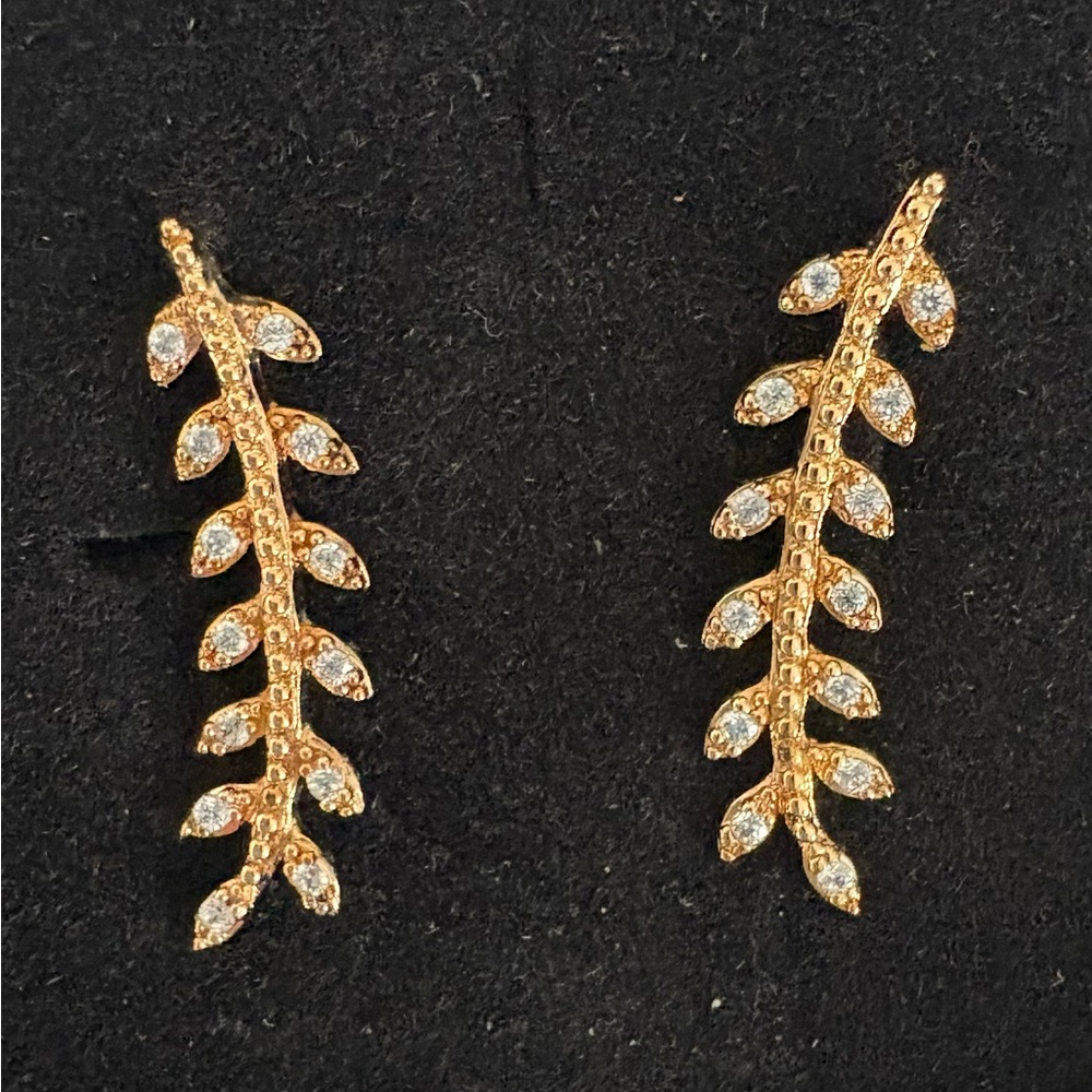 New 14k Gold Platef Earrings. Ear Climbers/Cuffs. Leaf design CZ